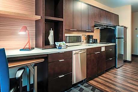 Larger Guest room, 2 Queen