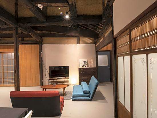 Enjoy a Rich Time at Ond Iroriva House with Art