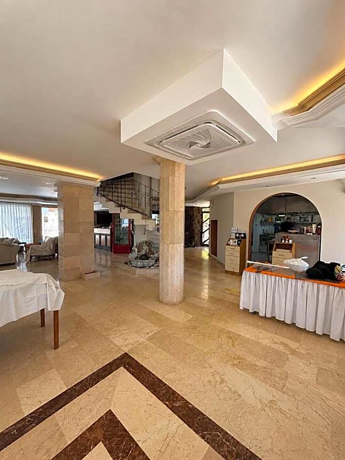 Calis Hotel