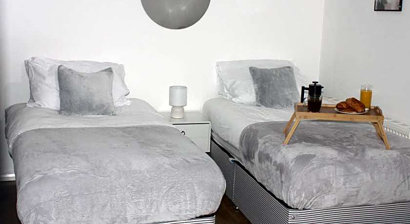 Elegant Room in St Albans