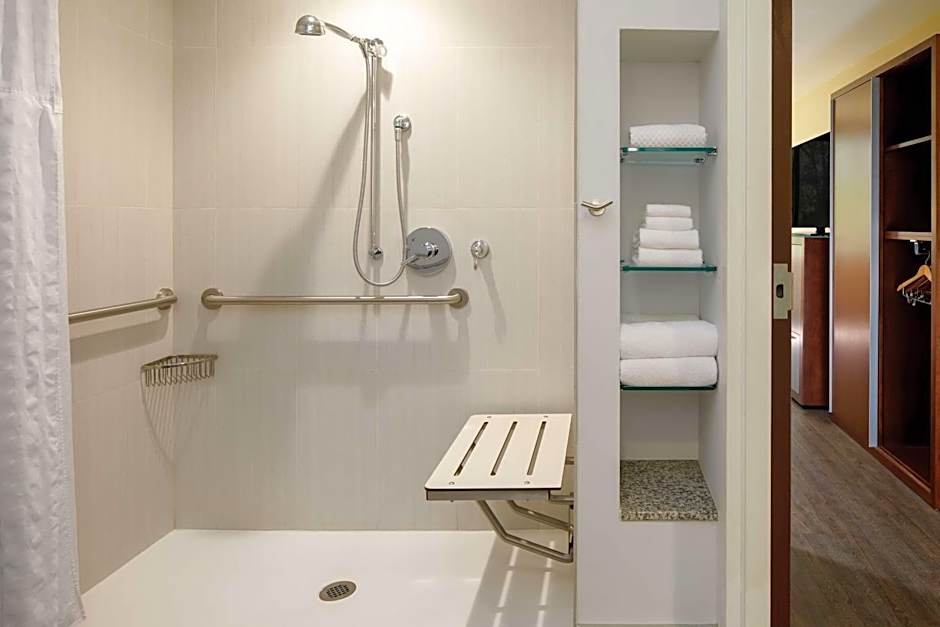 DoubleTree By Hilton Hotel Pittsburgh - Cranberry