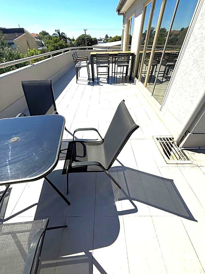 Hampton Court Apartments