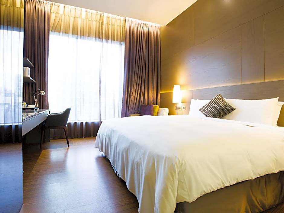 Amici Hotel Six Star Hostel