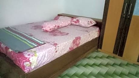 Herry Panggang Homestay and Transport Service