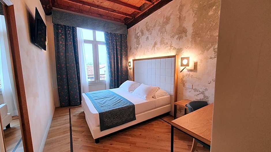 Cà Uberti Palace Hotel, MantegnaHotels