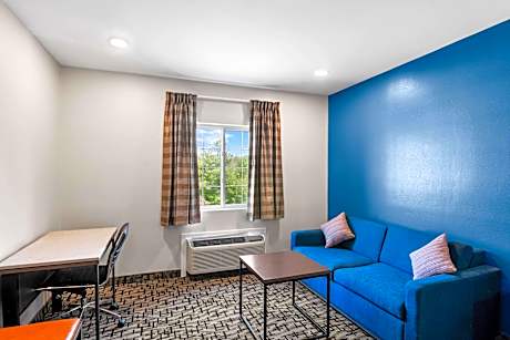 1 Queen Bed Nonsmoking