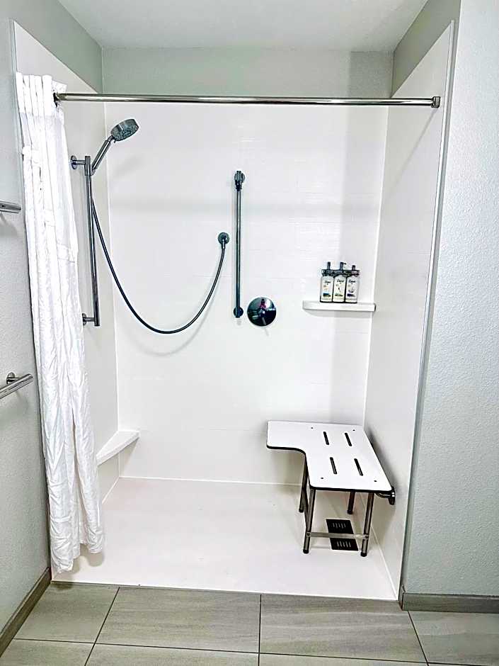 Holiday Inn Express Hotel & Suites Hinesville By IHG