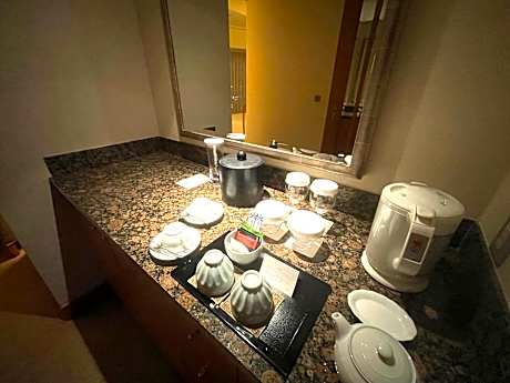 Yokohama Floor Luxury Harbor King with Park View - Non-Smoking