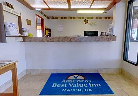 Americas Best Value Inn & Suites Macon at Eisenhower Pkwy