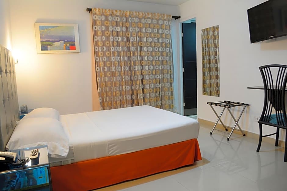 Hotel Calima Real