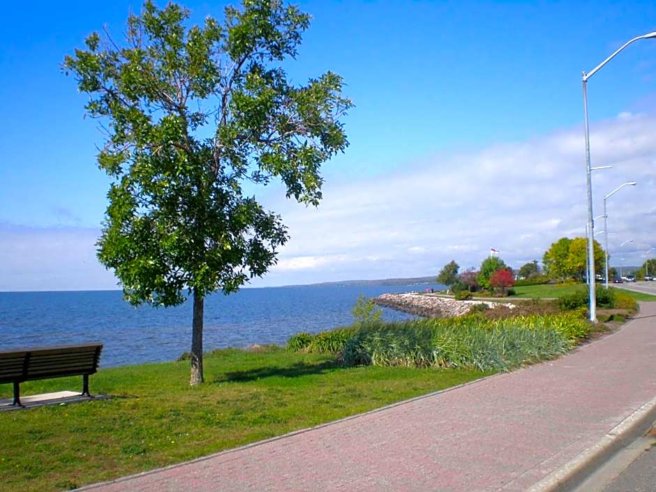 Holiday Inn Express Hotel & Suites North Bay By IHG