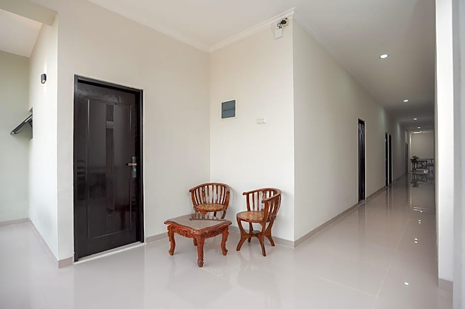 Hanna Residence near RSPI Puri Indah Mitra RedDoorz
