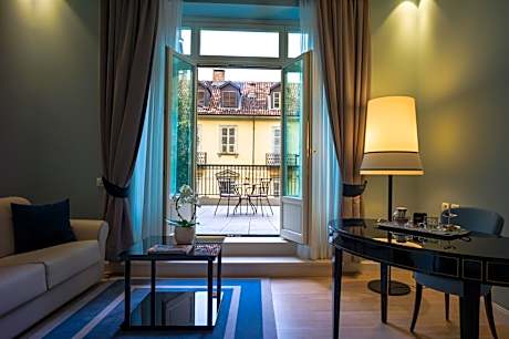 Deluxe Double Room with Terrace