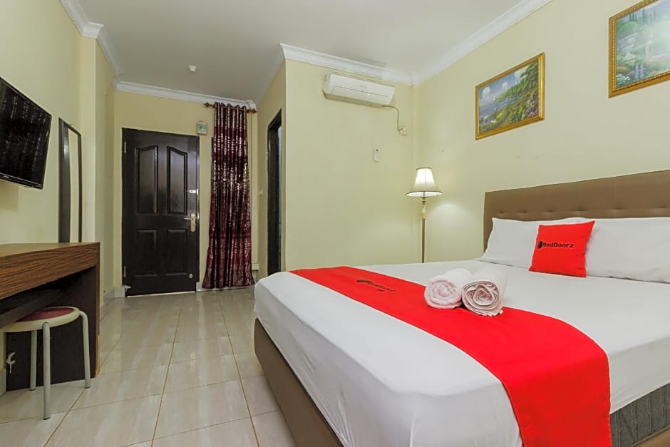 RedDoorz @ Malalayang 2 Manado