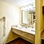 Econo Lodge Naval Station Norfolk