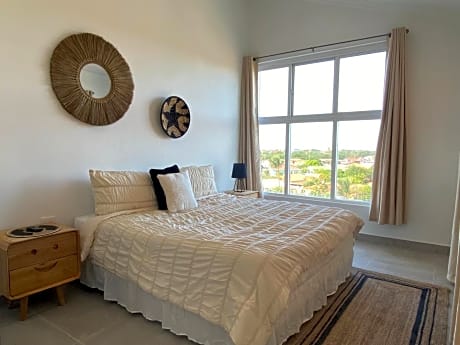 King Studio with Island View - Non-Smoking