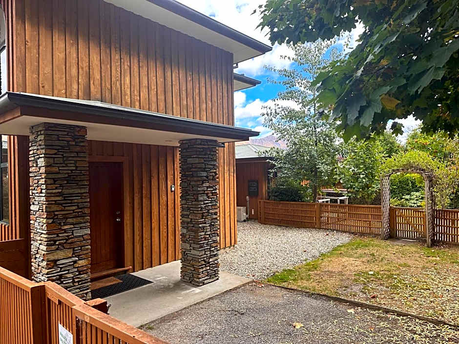 Wanaka Springs Lodge