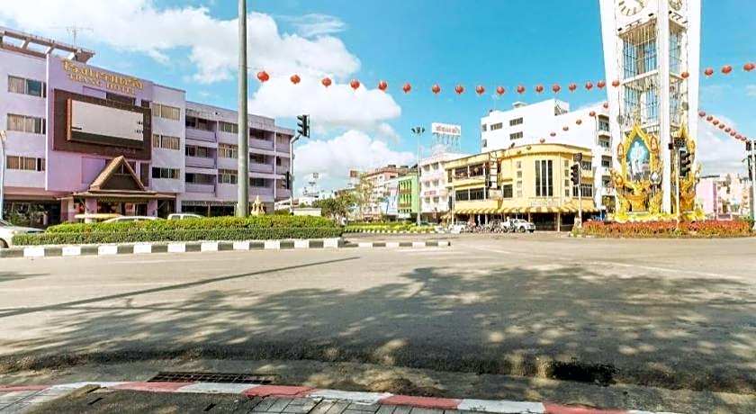 OYO 565 Trang Hotel