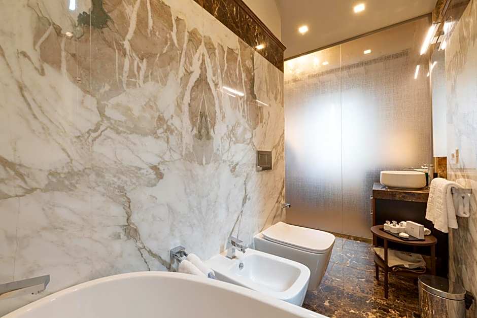 Donati Luxury Tower Suites