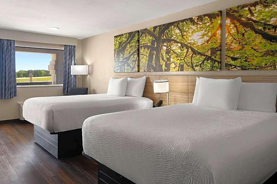 Days Inn & Suites by Wyndham Byram