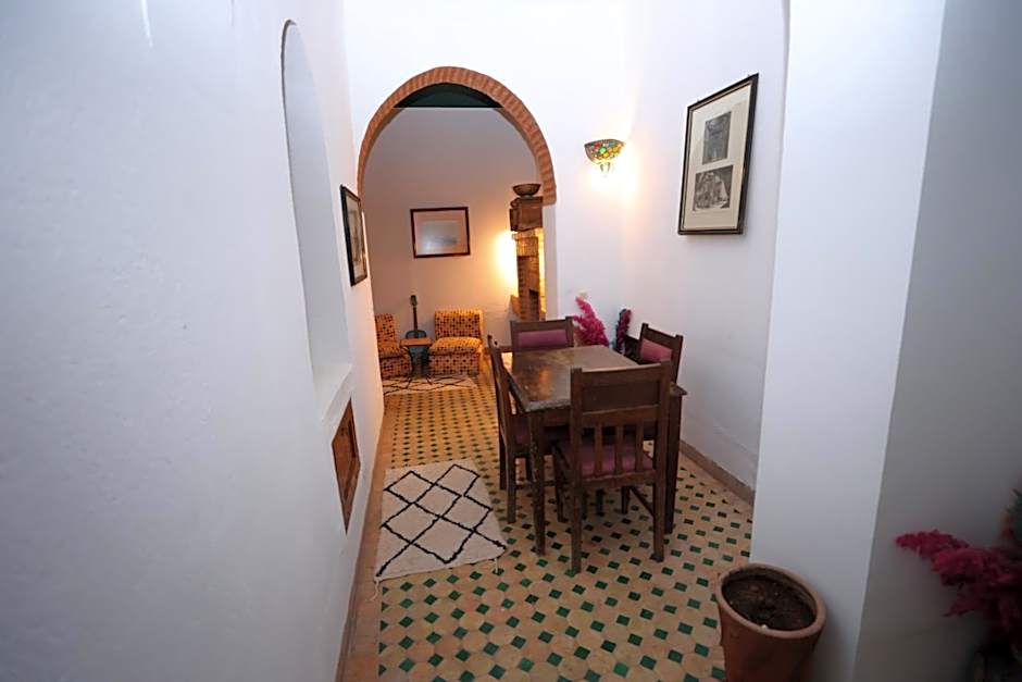 Riad O LY