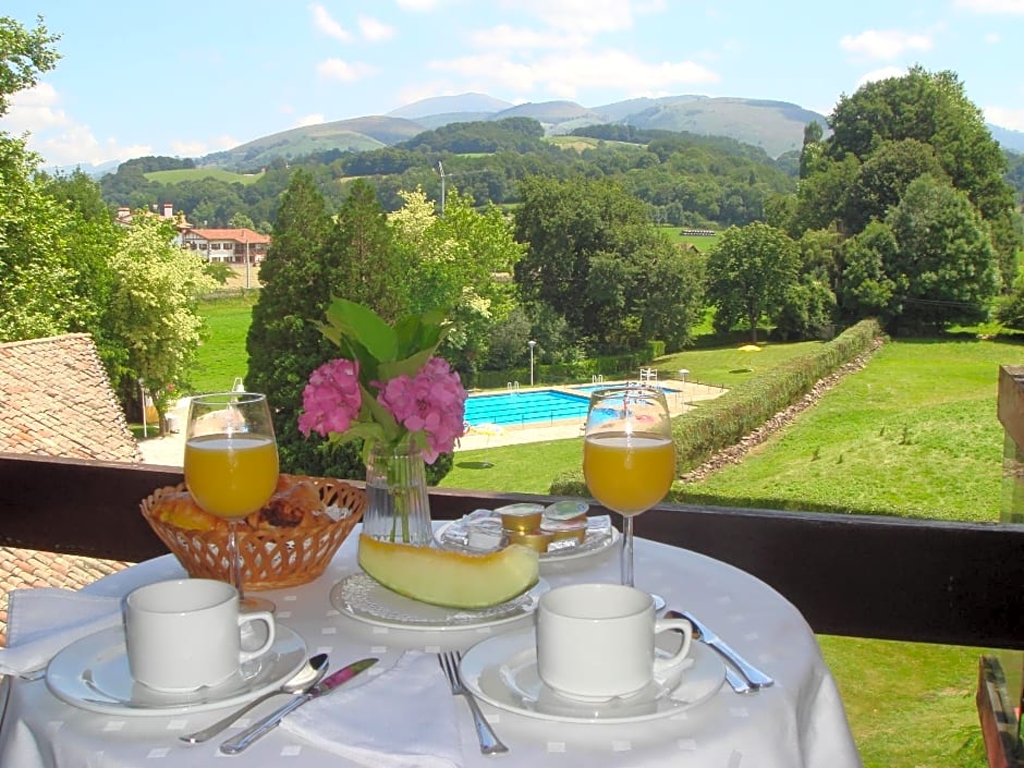 Hotel Baztan
