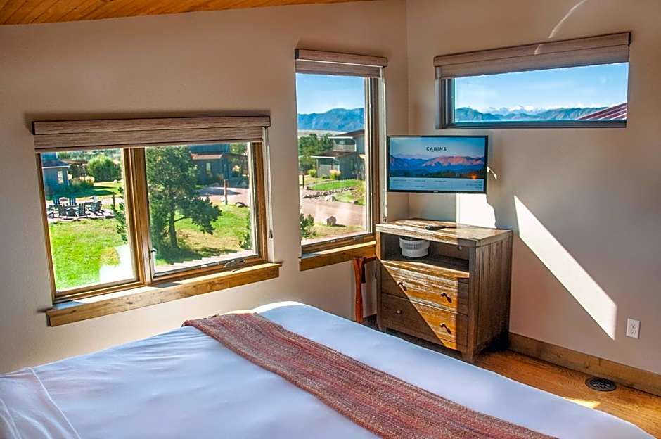 Royal Gorge Cabins