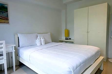 Queen Room with Garden View