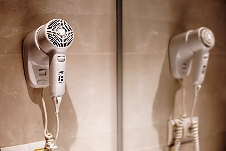 FAMILIAR STANDARD (2+1)