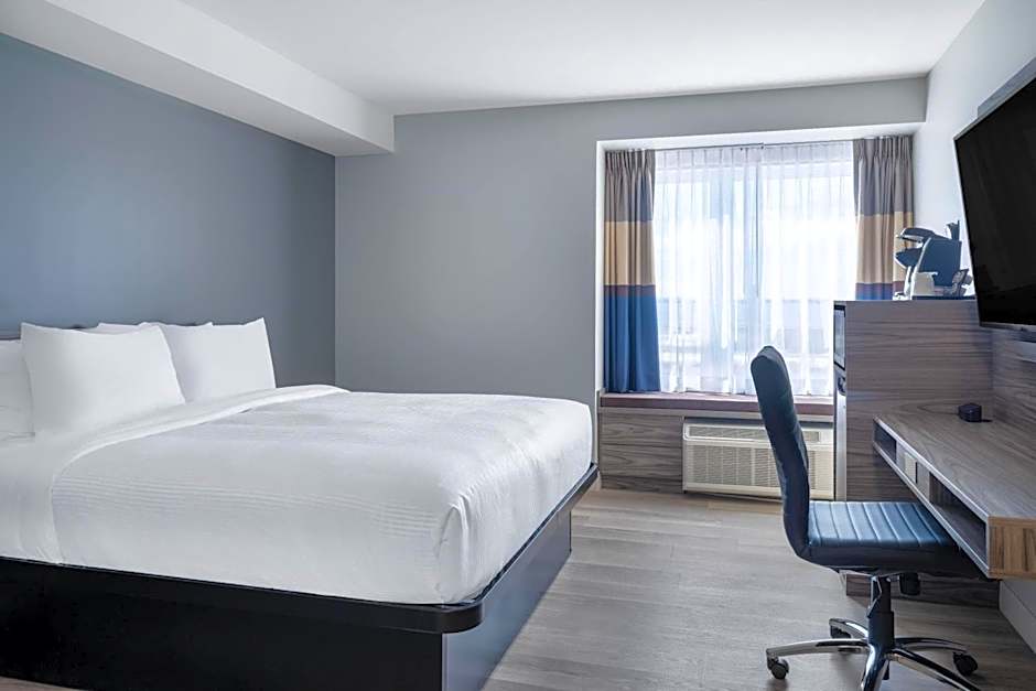 Microtel Inn & Suites by Wyndham Kanata Ottawa West