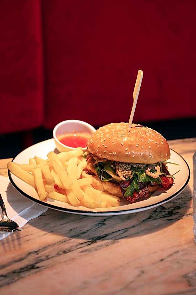 Esqina Cosmopolitan Lodge