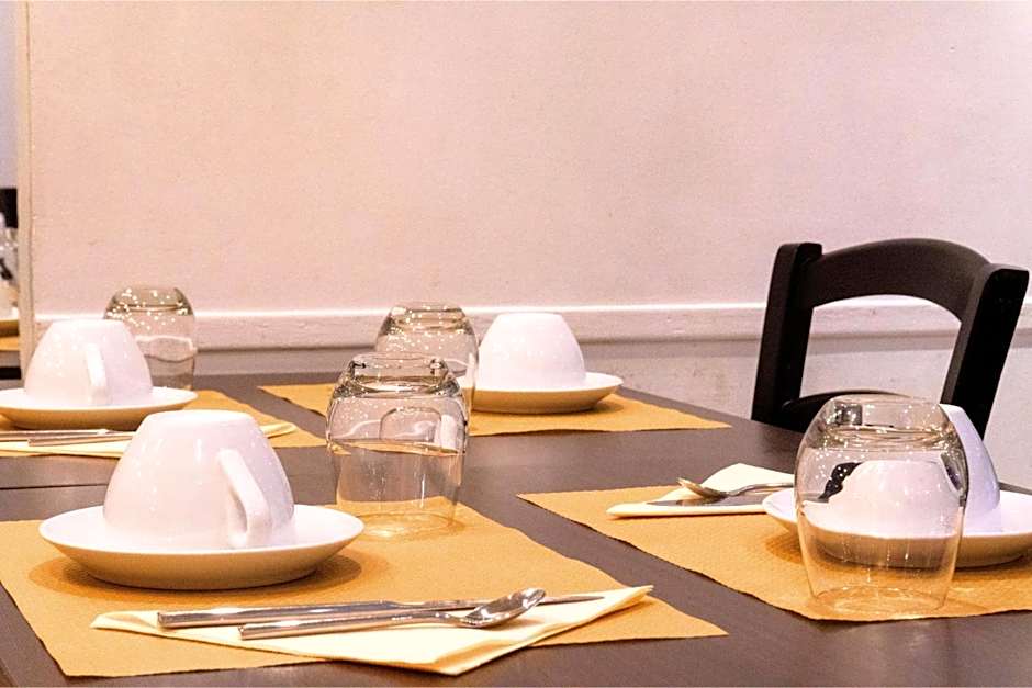 Hotel Ours Blanc - Place Victor Hugo