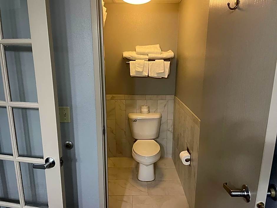 AmericInn by Wyndham Hartford WI