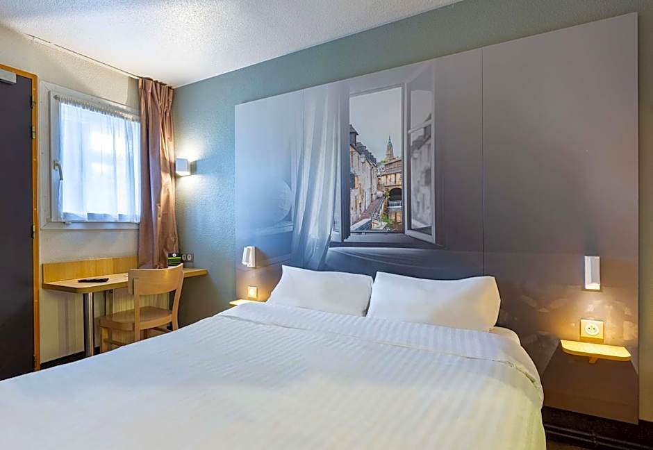 B&B HOTEL CHARTRES Le Forum