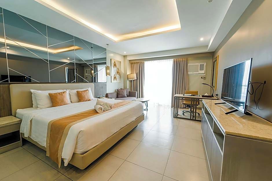 Zuri Hotel