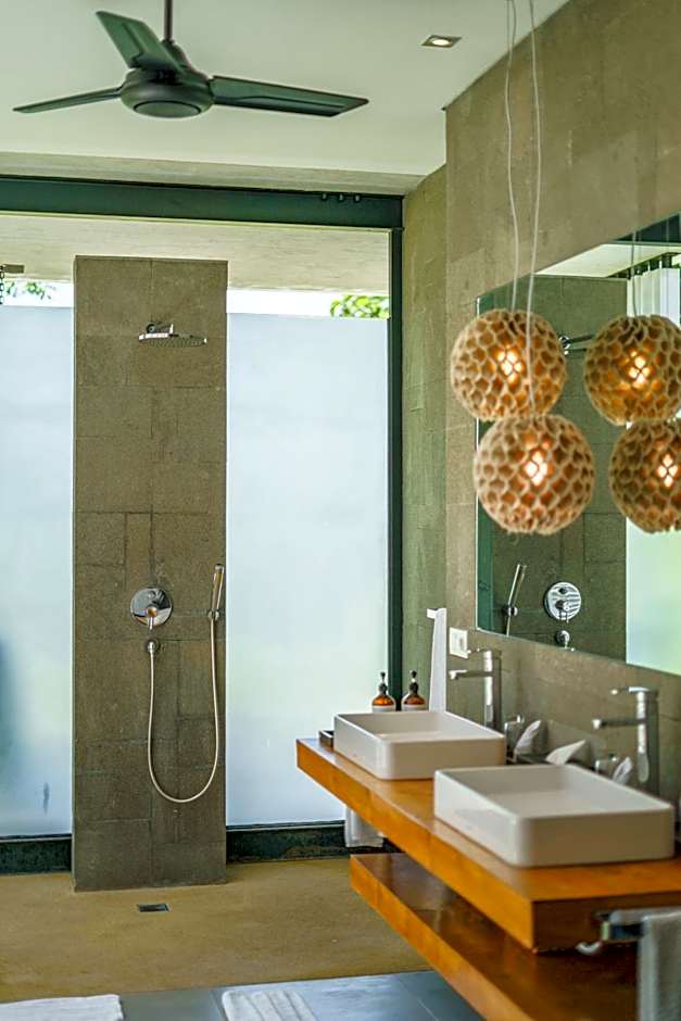 La Maison d'Ulysse - Luxury 4BR Villa Surrounded by Rice Paddies