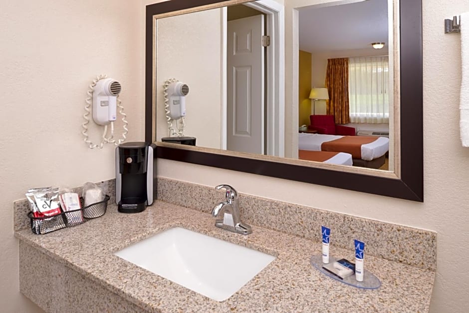 Americas Best Value Inn Plattsburgh