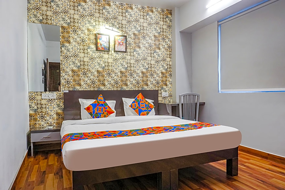 FabHotel Tan Square - Nr. Eon IT Park