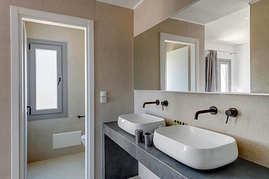 Chrysonisos Suites with Sunset & Seaviews near Kini