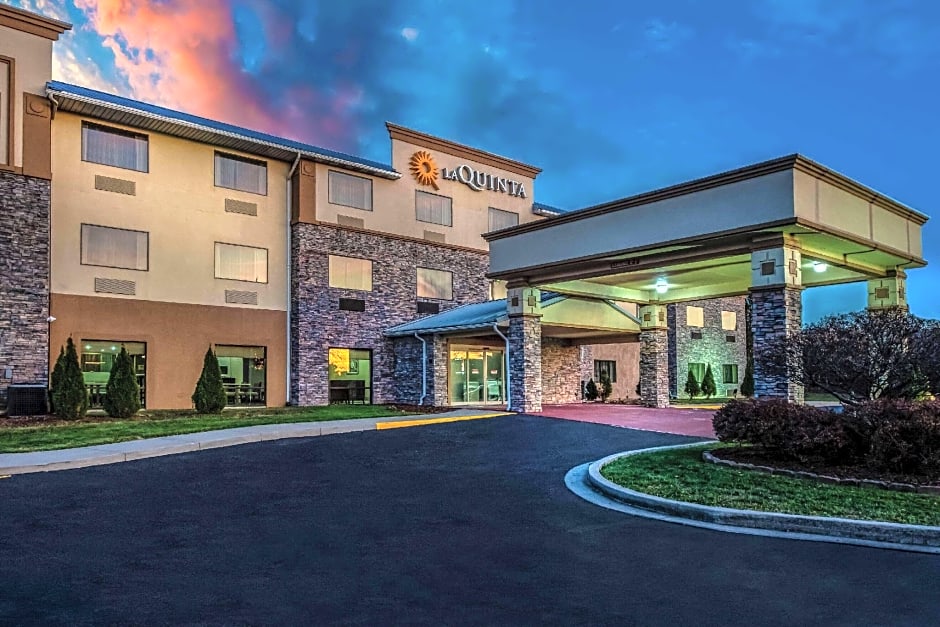 La Quinta Inn & Suites by Wyndham Fairborn Wright-Patterson