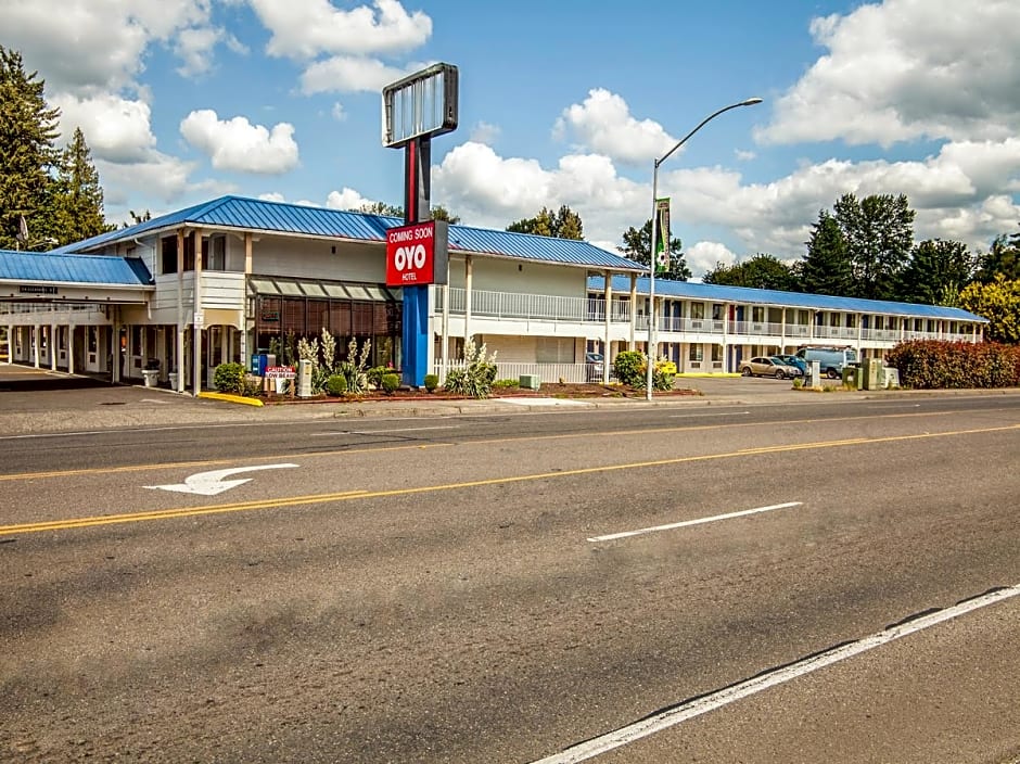 OYO Hotel Centralia - 2 mi from Providence Centralia Hospital