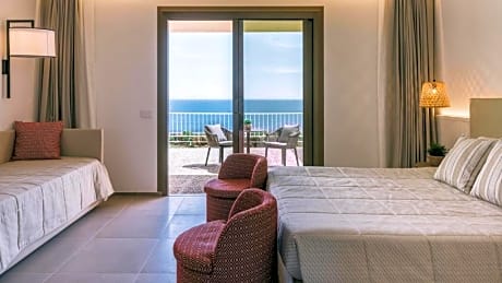 DELUXE SEA VIEW FAMILY