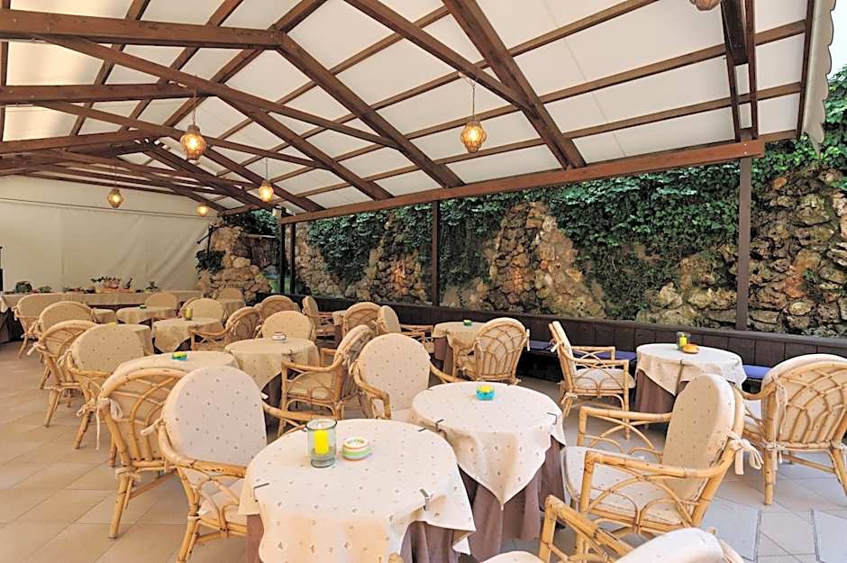 Hotel Salus