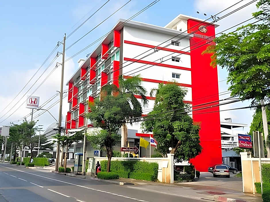 Photo 1 of 18 of Thamrongin Hotel