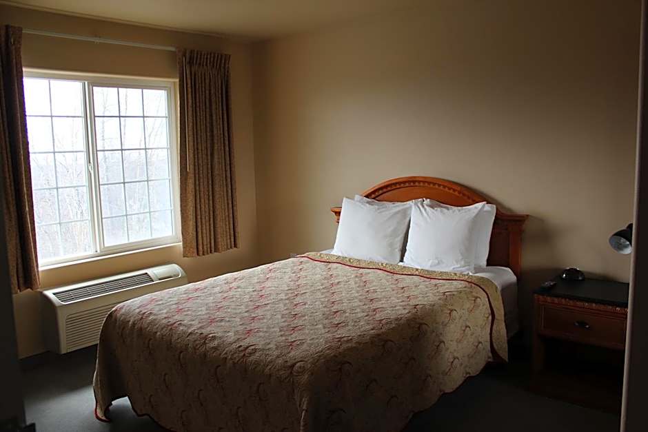 Grand View Inn & Suites