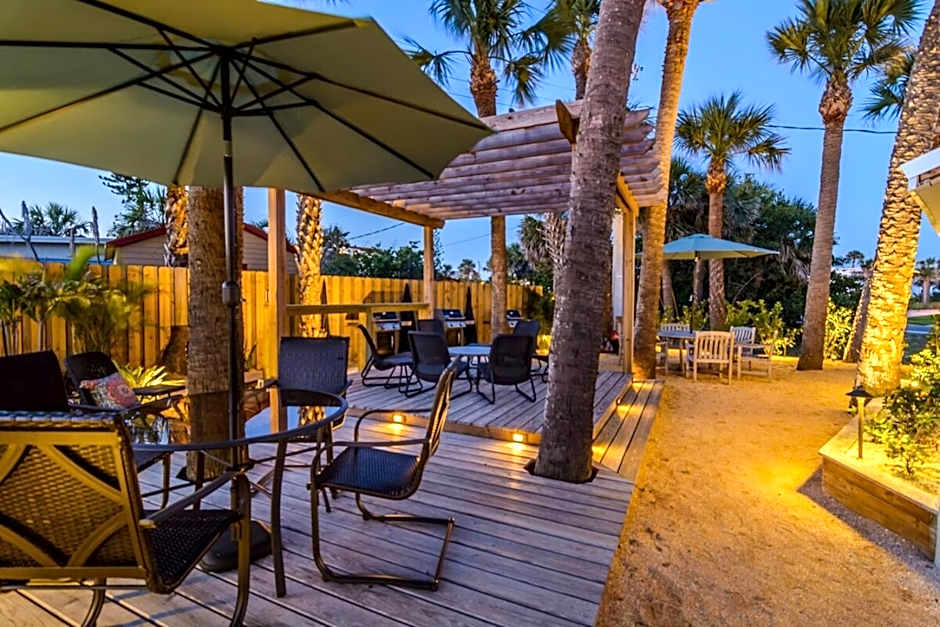 Boutique Vacation Rental Complex At Beach