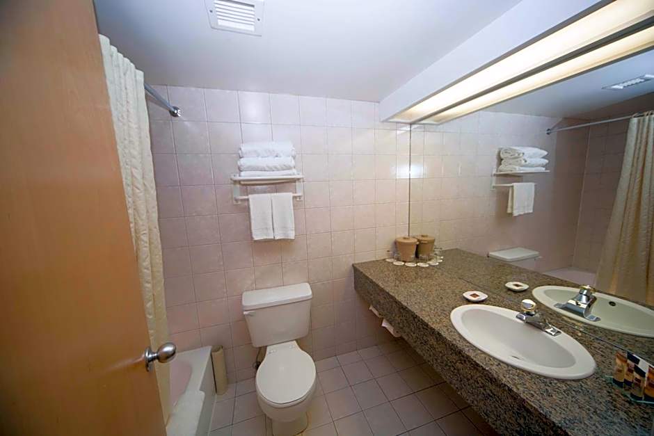 Brewsters Mountain Lodge