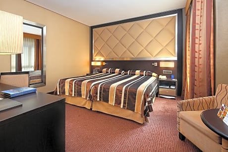 Double or Twin Room (With extra bed) (1 Double Bed)