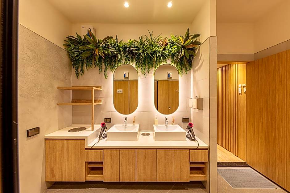 CHO Stay Capsule Hotel (Taoyuan Airport T2)