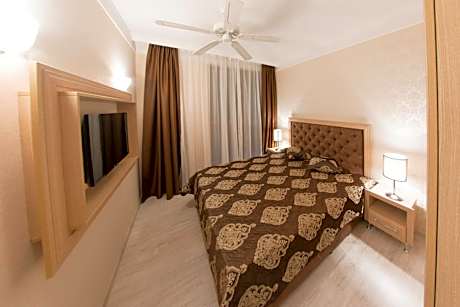 Deluxe Two-Bedroom Apartment